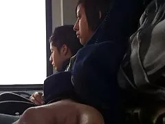 La chica se puso en contacto con el hombre y lo invitó a porno coreano visitar