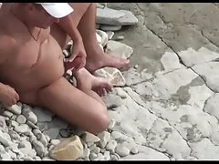 En la oficina el hombre discreto pone la videos pornos de incesto rubia ladrón en blanco medias de red